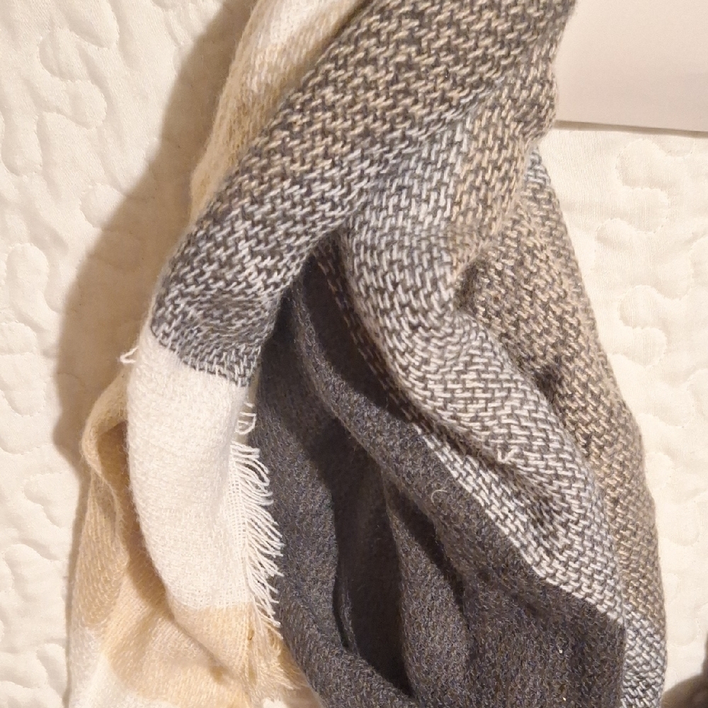 Women's Multi-Color Scarf - Picture 2 of 7